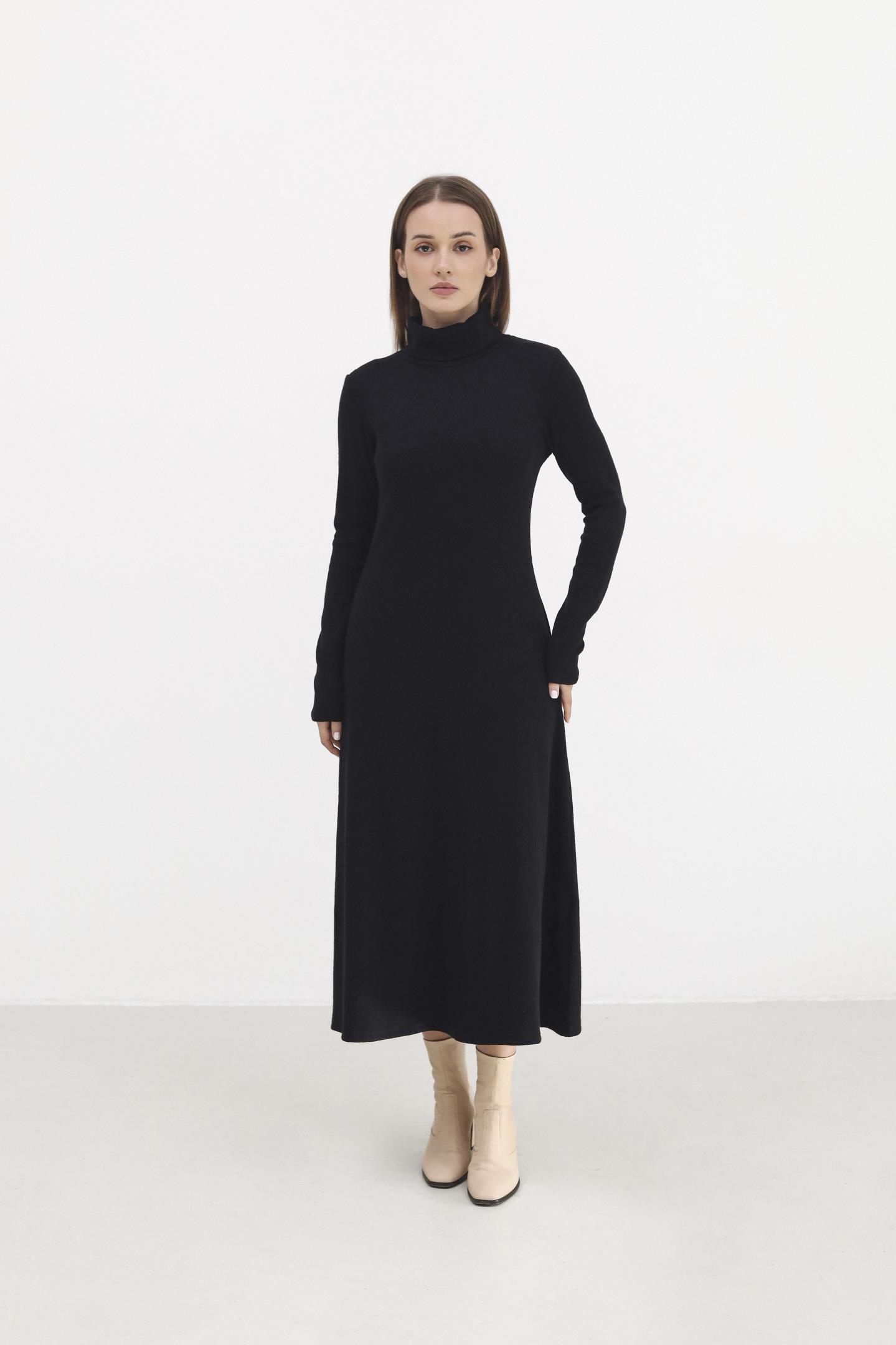 Сукня міді з елегантним низом Чорний