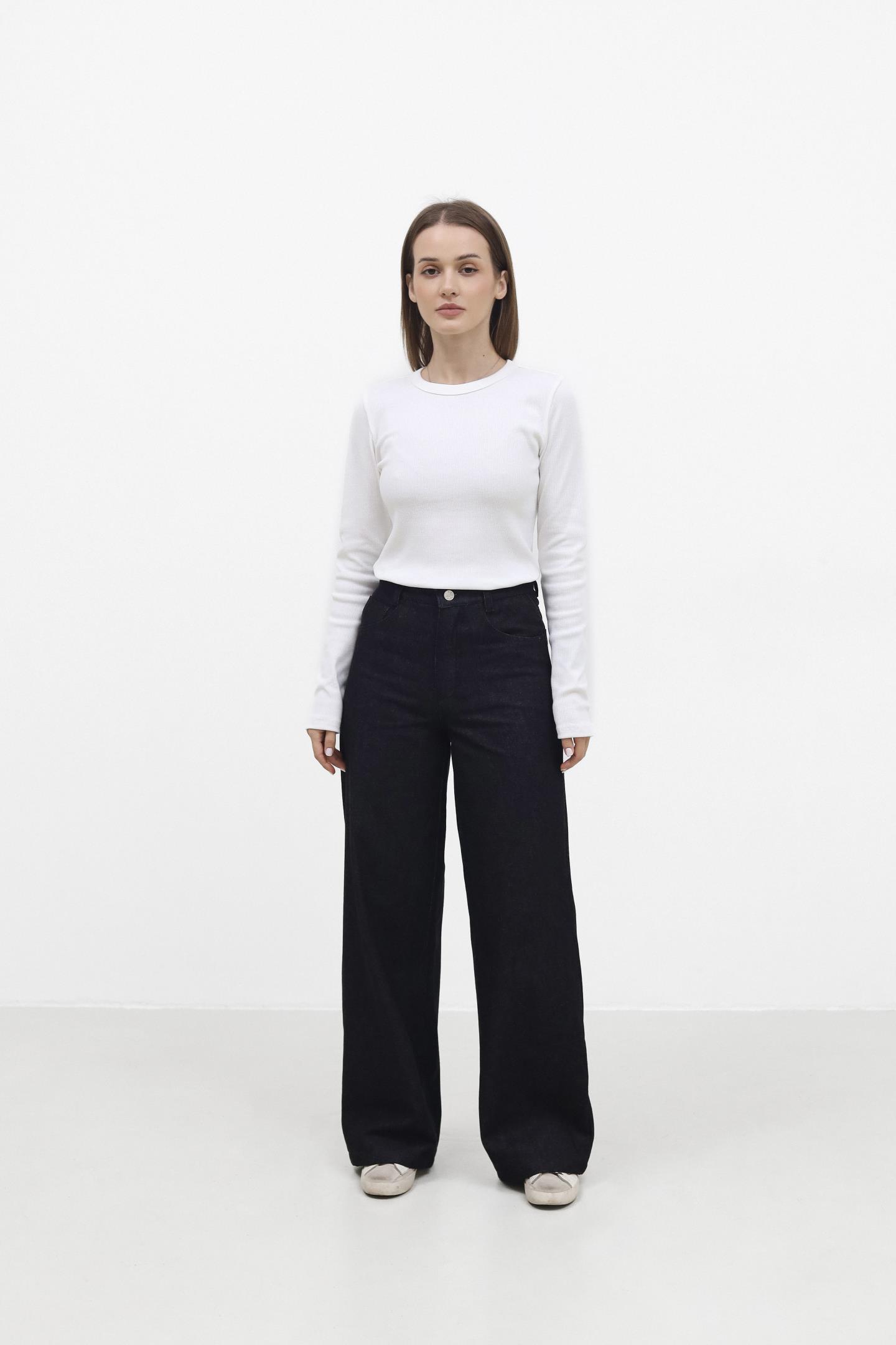 Стильний базовий лонгслів Молоко