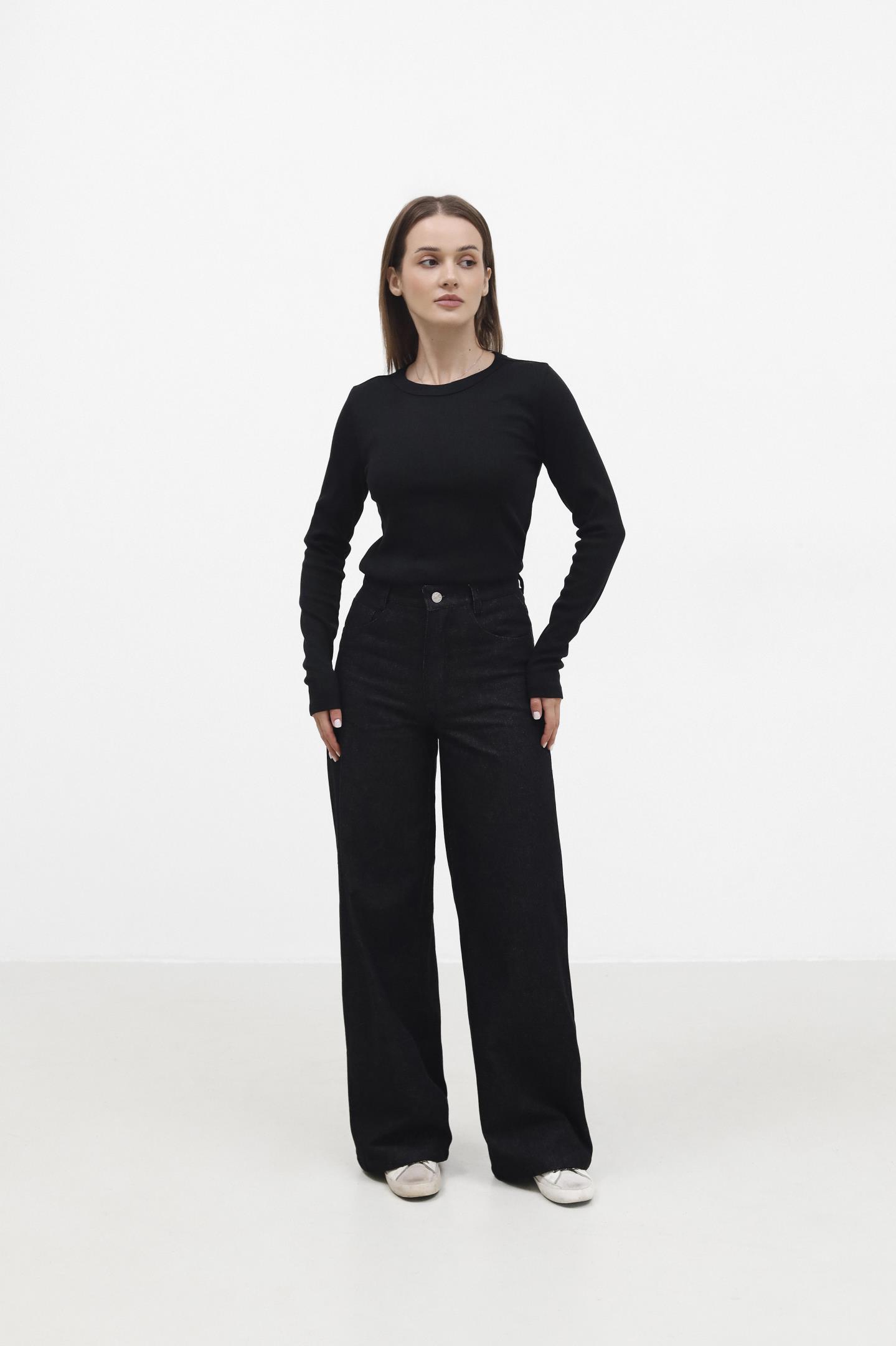 Стильний базовий лонгслів Чорний