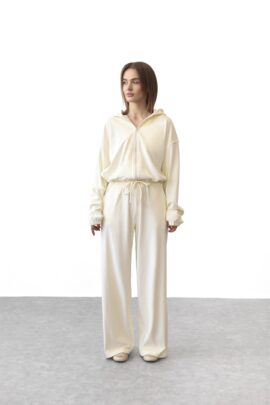 Жіноча велюрова кофта на блискавці Кремовий