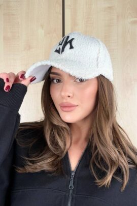 Плюшева бейсболка з логотипом “NY” Молоко