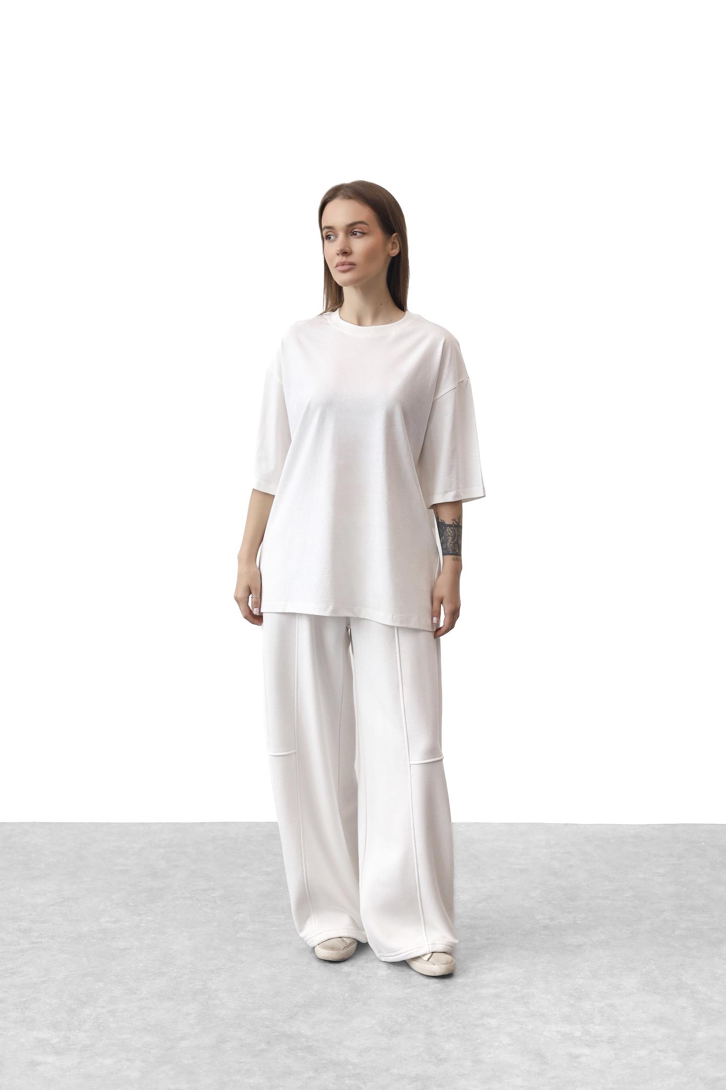 Базова футболка oversize Молоко