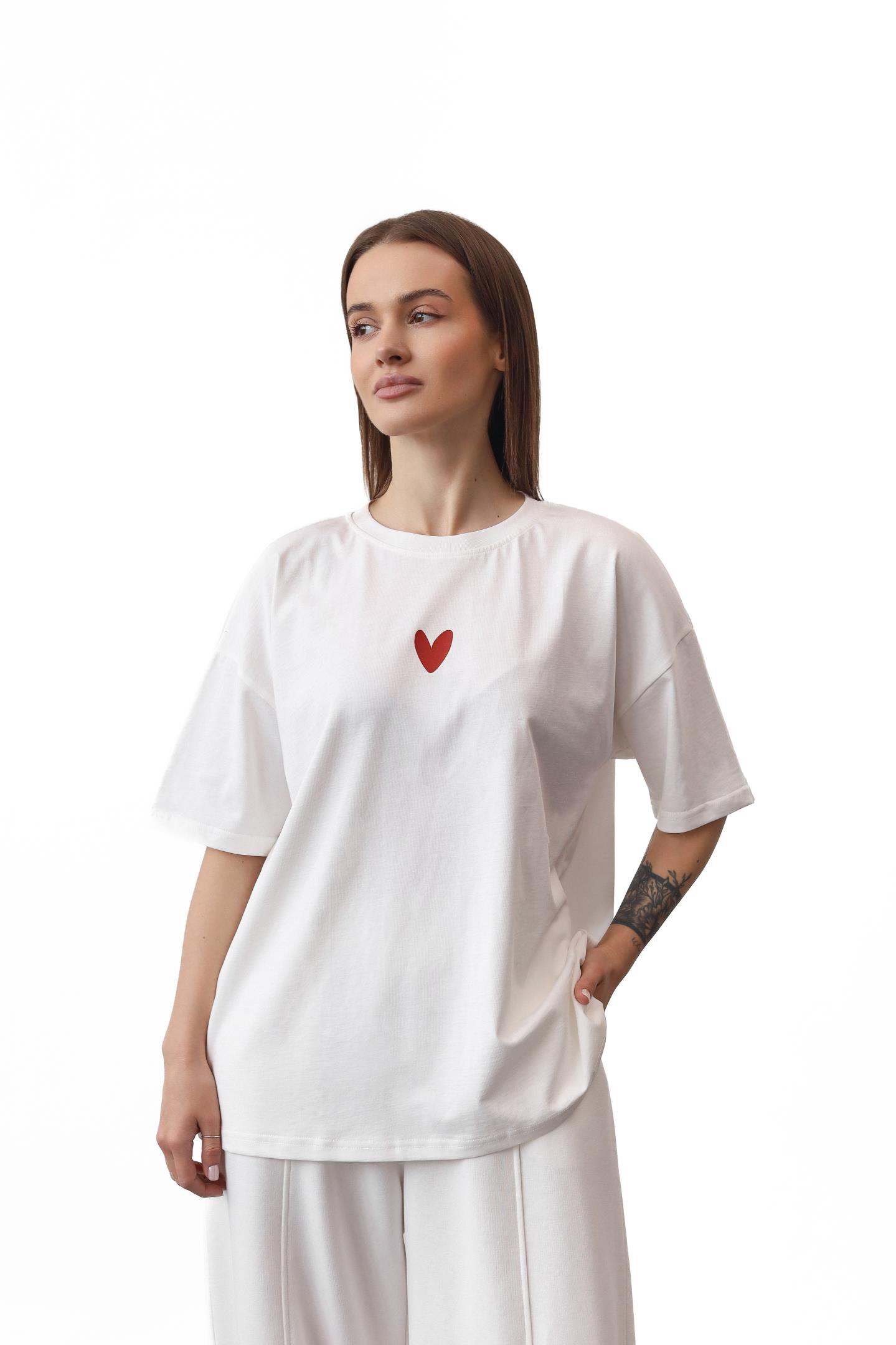 Жіноча бавовняна футболка з принтом Heart Молоко