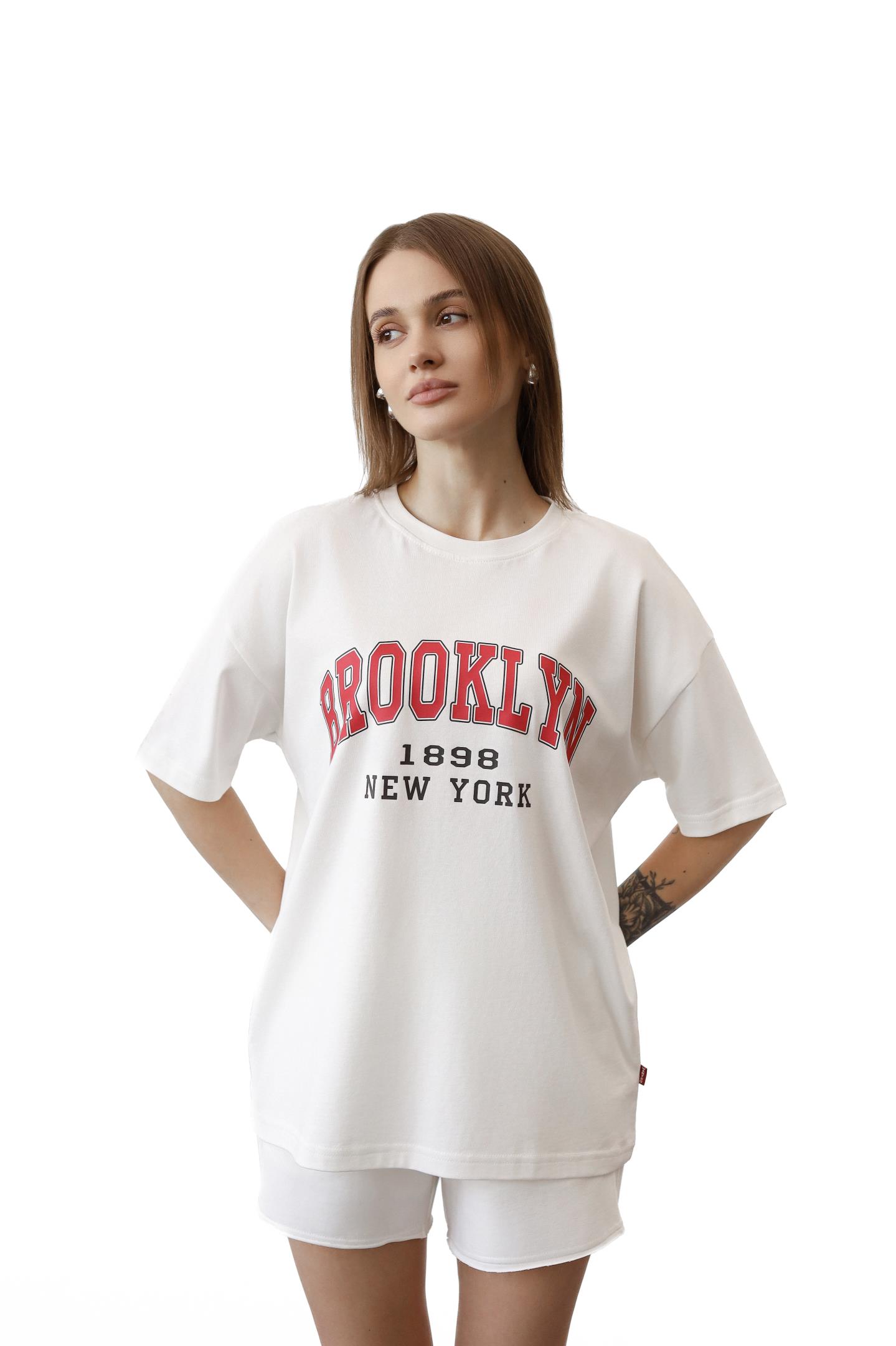 Жіноча бавовняна футболка з принтом Brooklyn Молоко